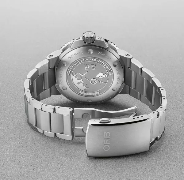 Shop Aquis Men