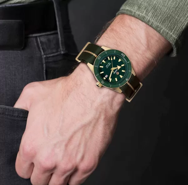 New Captain Cook Auto Bronze 42Mm Men